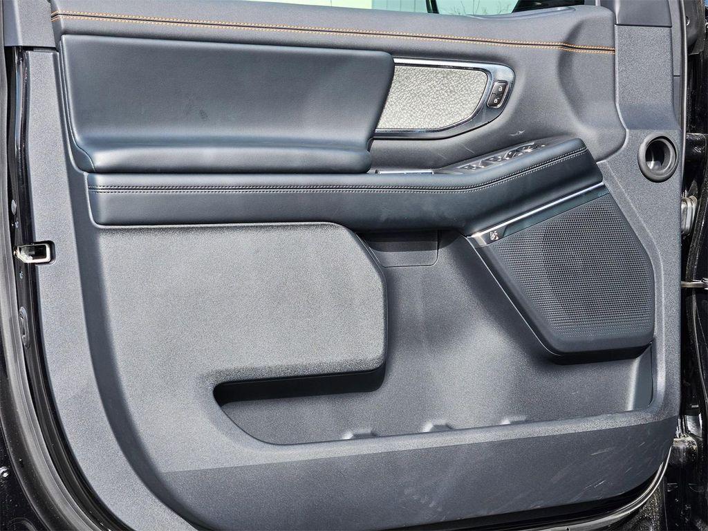 new 2025 Ford Expedition car, priced at $78,605