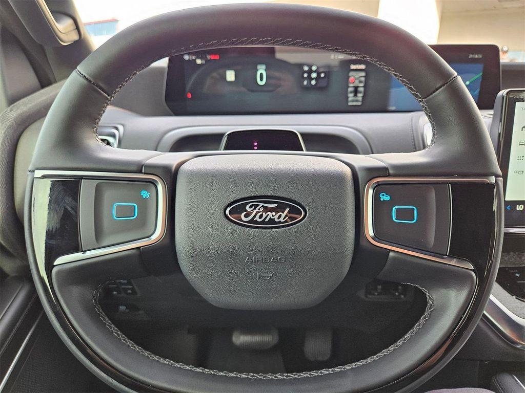 new 2025 Ford Expedition car, priced at $78,605