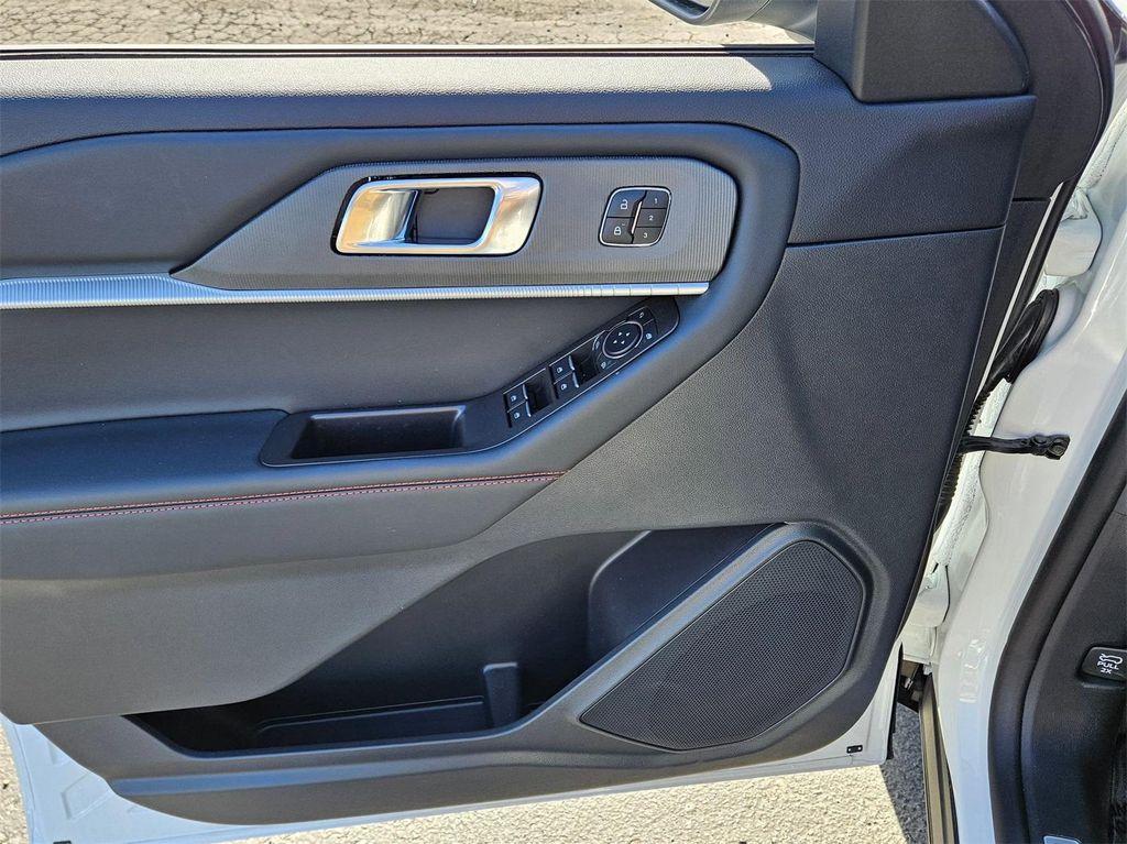 new 2025 Ford Explorer car, priced at $46,240