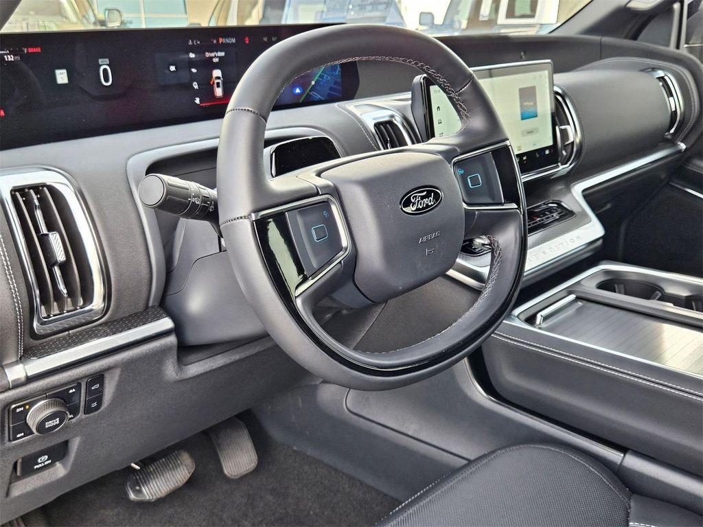 new 2025 Ford Expedition car, priced at $78,490