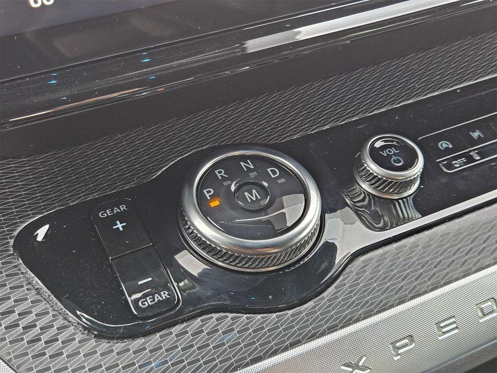 new 2025 Ford Expedition car, priced at $78,490