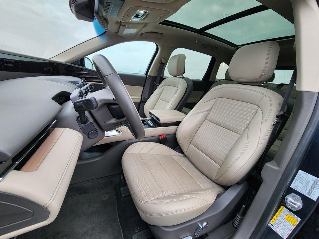 used 2024 Lincoln Nautilus car, priced at $52,685