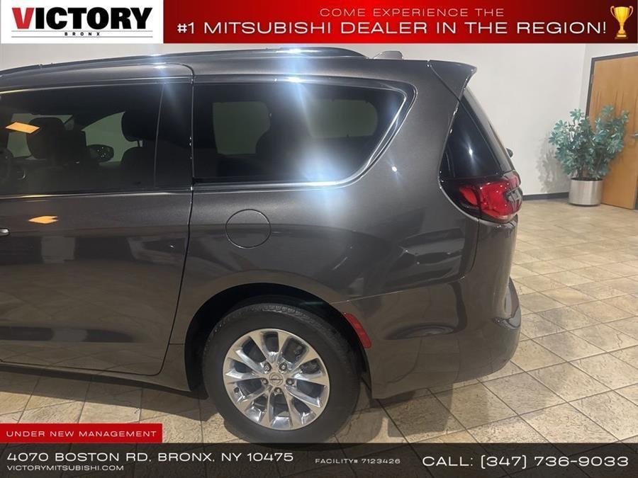 used 2021 Chrysler Pacifica car, priced at $17,995