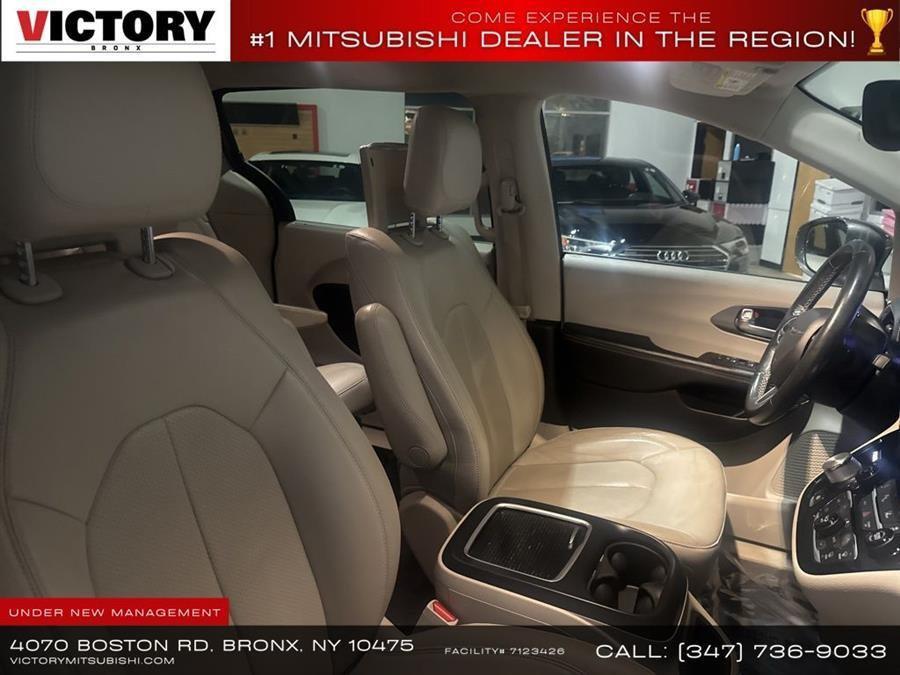 used 2021 Chrysler Pacifica car, priced at $17,995