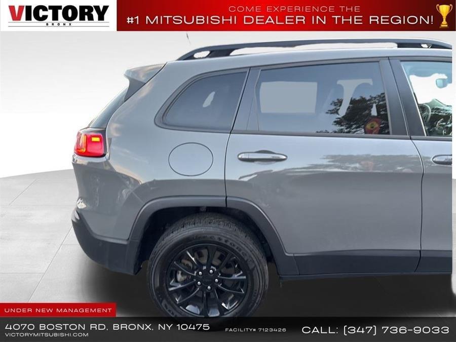 used 2023 Jeep Cherokee car, priced at $16,795