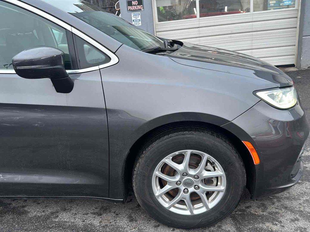 used 2023 Chrysler Pacifica car, priced at $19,995