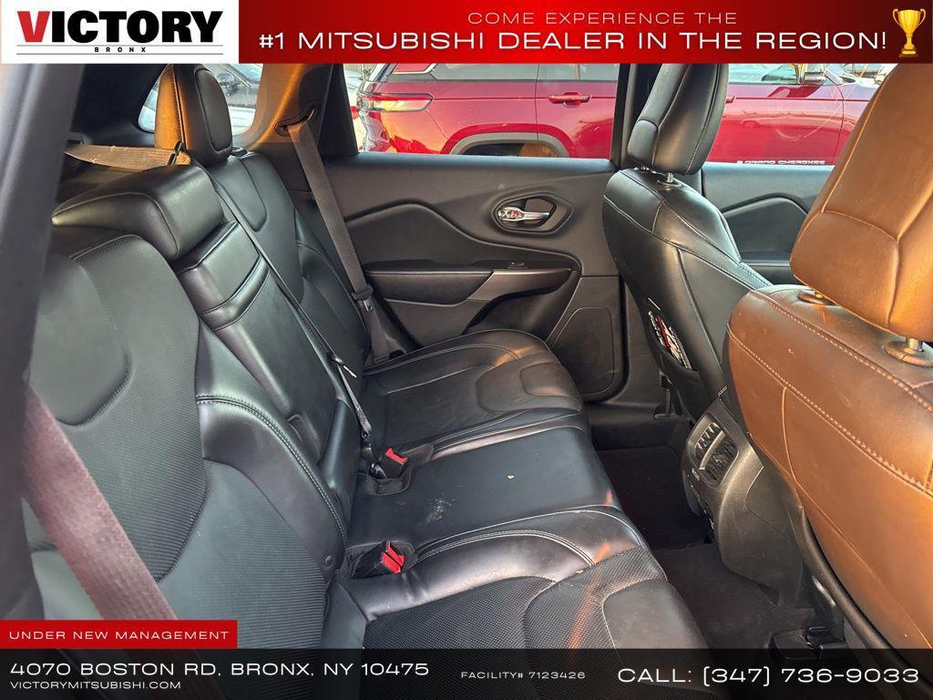 used 2019 Jeep Cherokee car, priced at $13,495