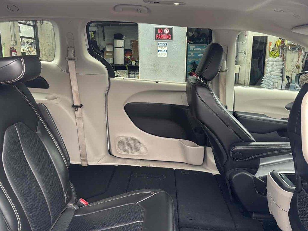 used 2023 Chrysler Pacifica car, priced at $17,995