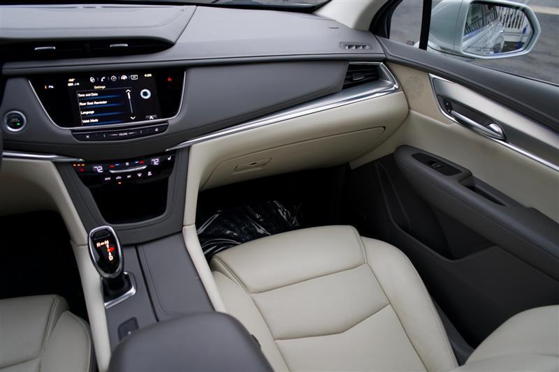 used 2018 Cadillac XT5 car, priced at $15,996