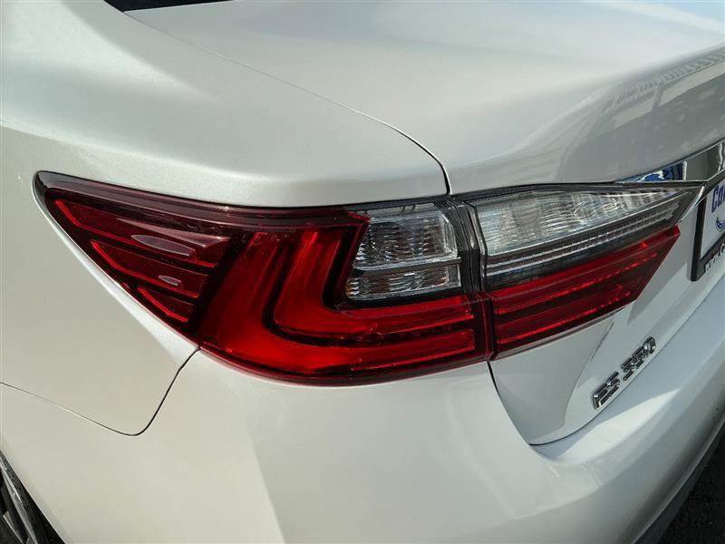 used 2018 Lexus ES 350 car, priced at $17,496