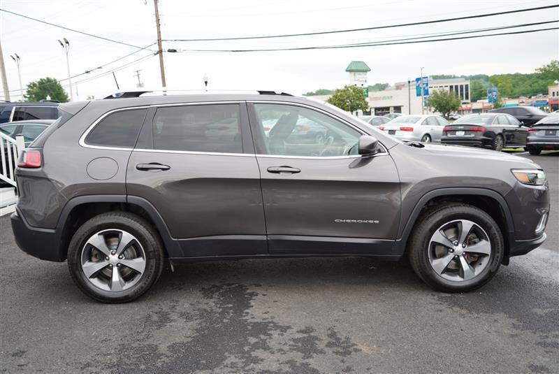 used 2019 Jeep Cherokee car, priced at $13,996