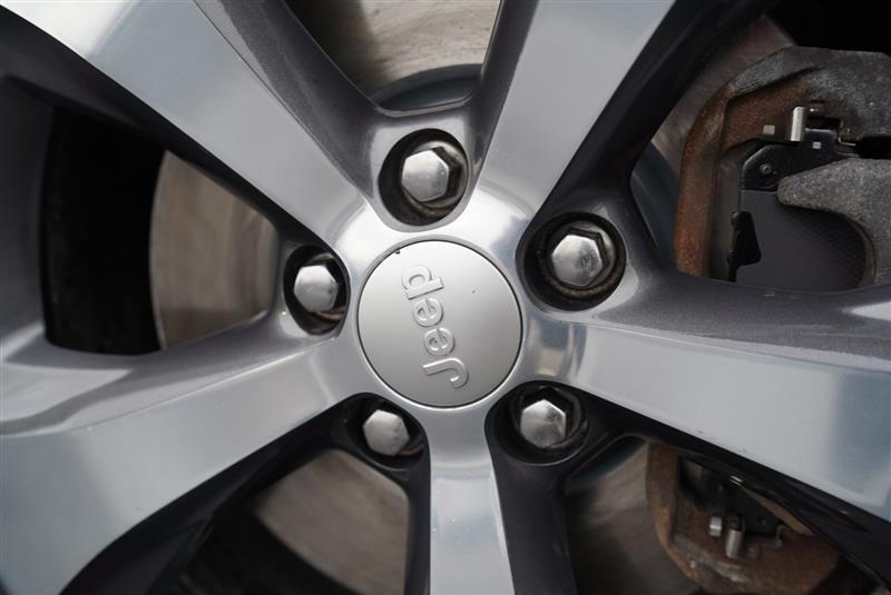 used 2019 Jeep Cherokee car, priced at $13,996