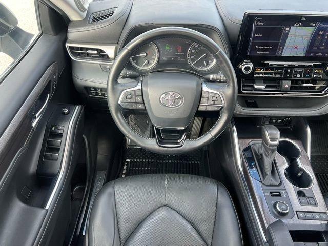 used 2020 Toyota Highlander car, priced at $23,500