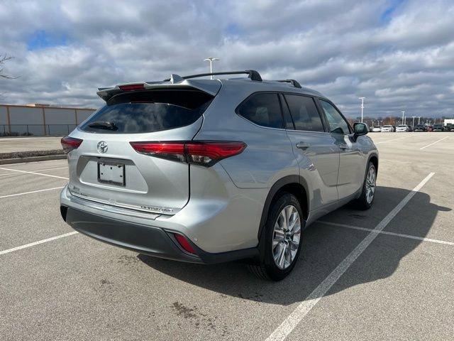 used 2020 Toyota Highlander car, priced at $23,500