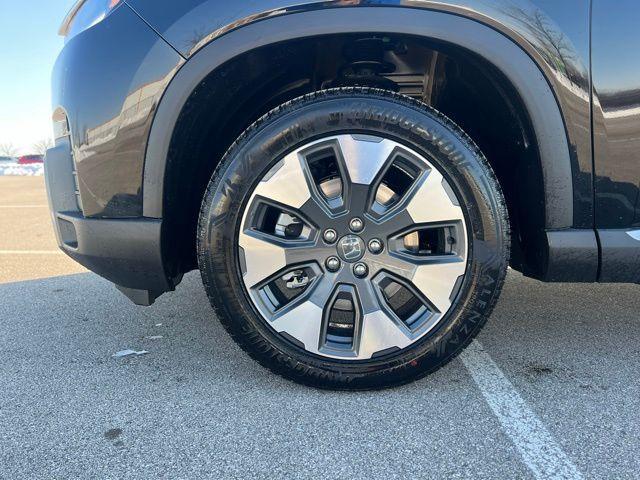 new 2026 Honda Pilot car, priced at $54,990