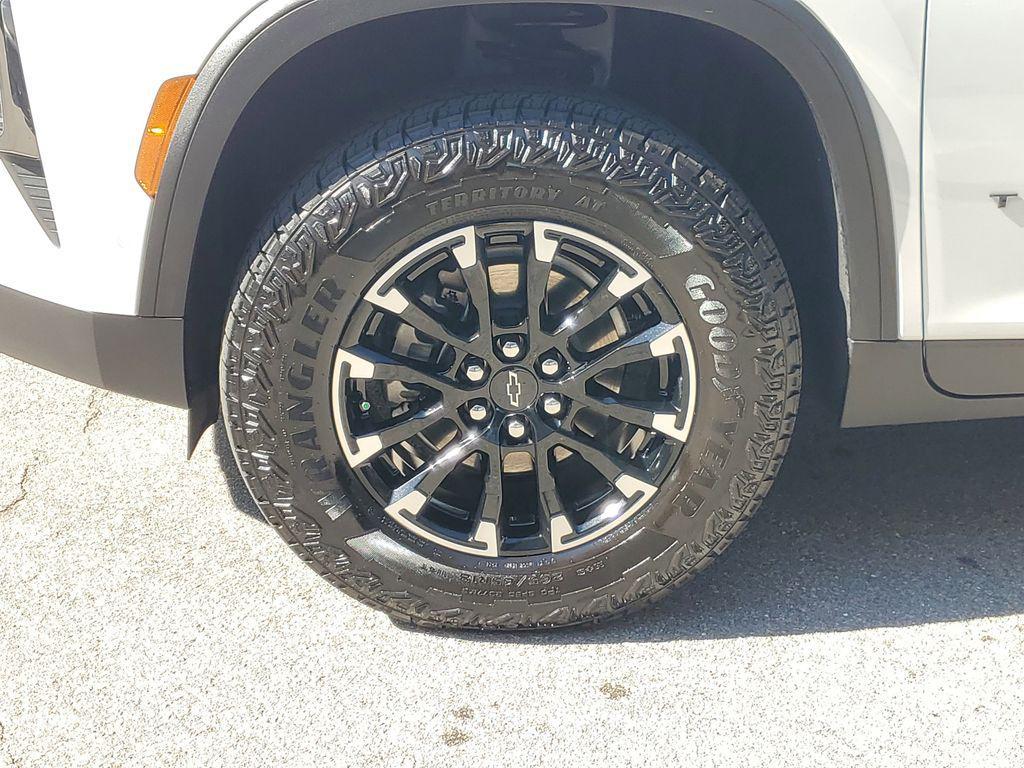 used 2024 Chevrolet Traverse car, priced at $41,000