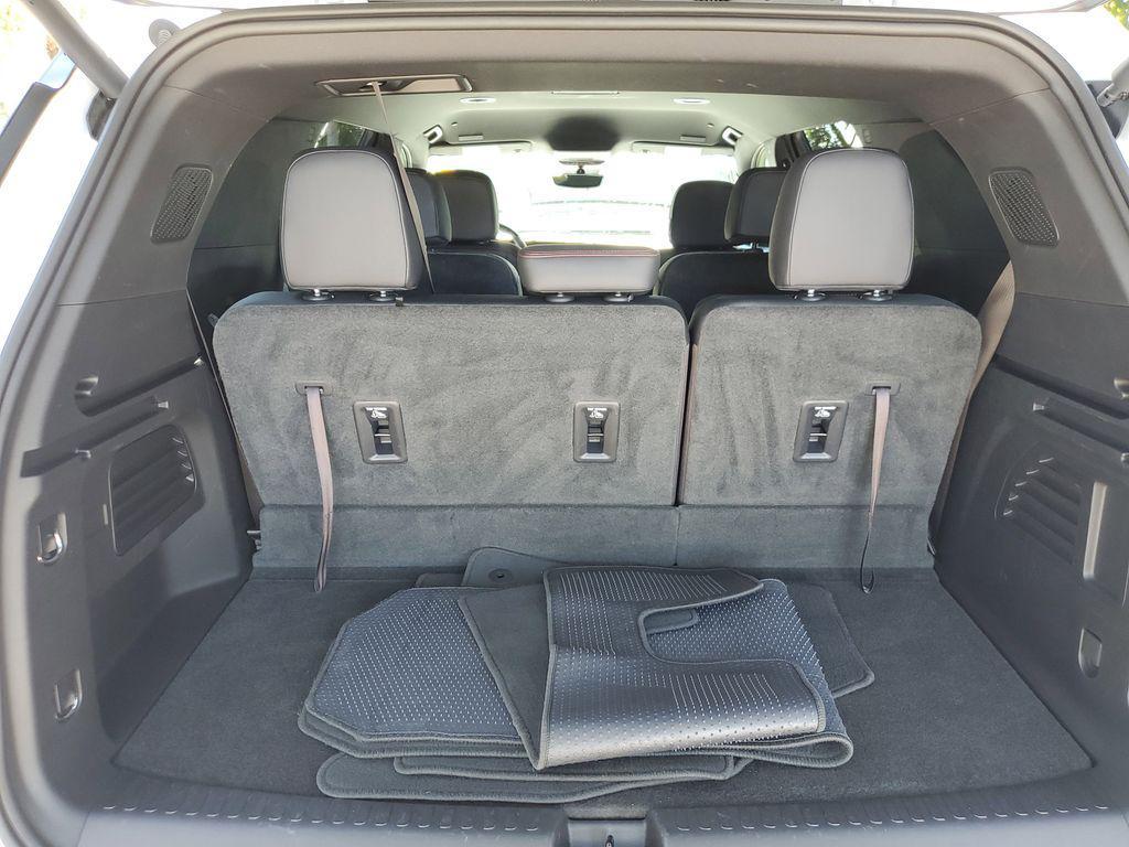 used 2024 Chevrolet Traverse car, priced at $41,000