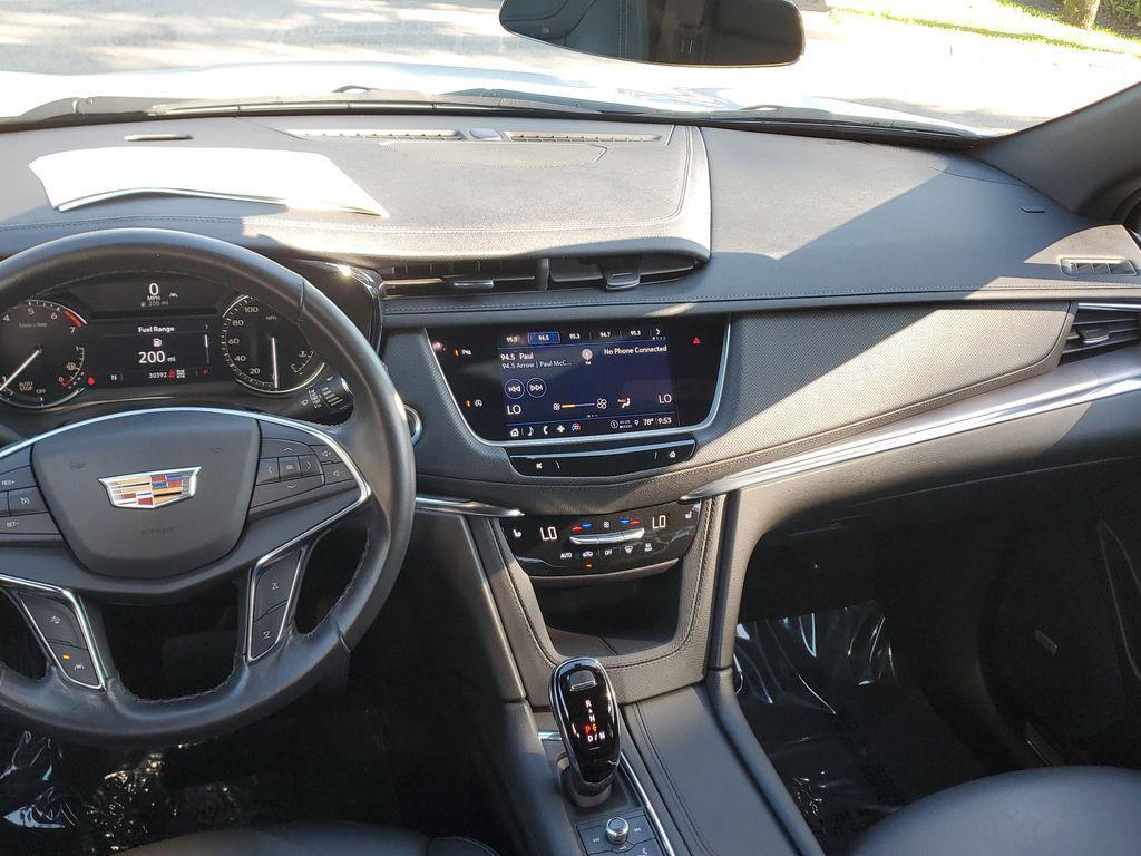 used 2023 Cadillac XT5 car, priced at $28,000