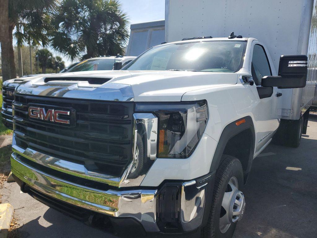 new 2025 GMC Sierra 3500 car, priced at $59,292