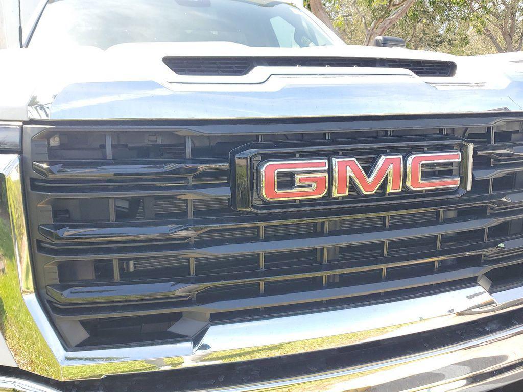 new 2025 GMC Sierra 3500 car, priced at $59,292
