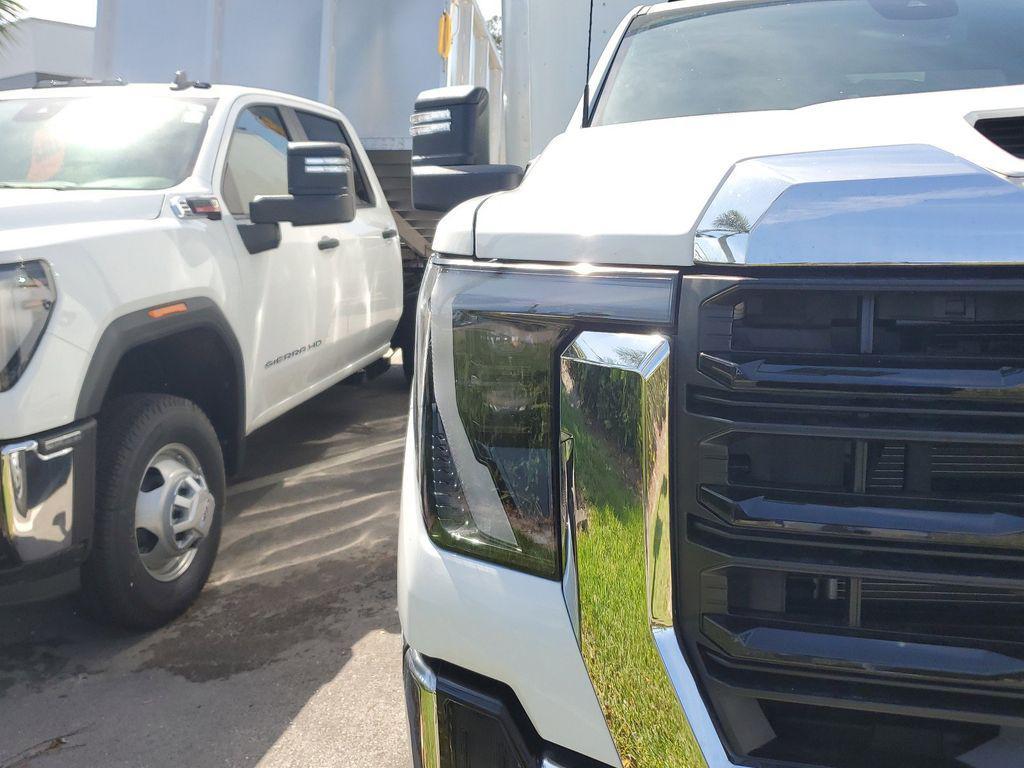new 2025 GMC Sierra 3500 car, priced at $59,292
