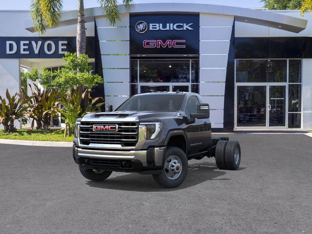 new 2025 GMC Sierra 3500 car, priced at $72,024