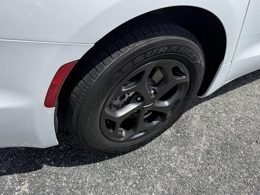 used 2024 Chrysler Pacifica Hybrid car, priced at $34,987