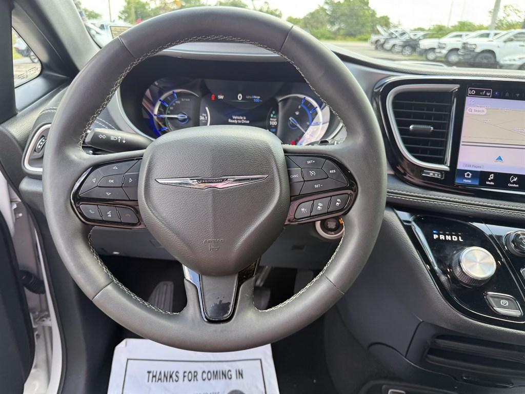 used 2024 Chrysler Pacifica Hybrid car, priced at $34,987