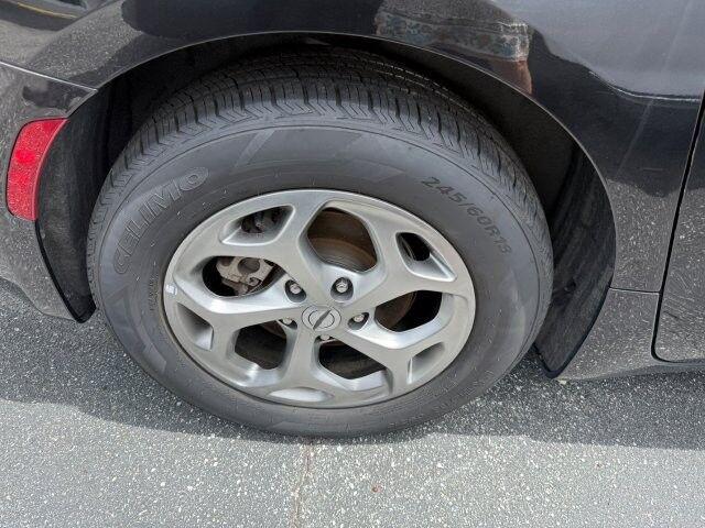 used 2023 Chrysler Pacifica car, priced at $25,959