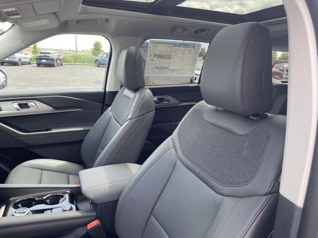 new 2025 Ford Explorer car, priced at $49,947