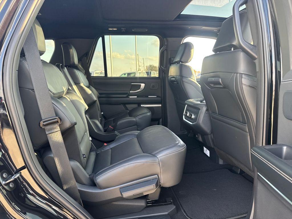 new 2025 Ford Expedition car, priced at $80,543