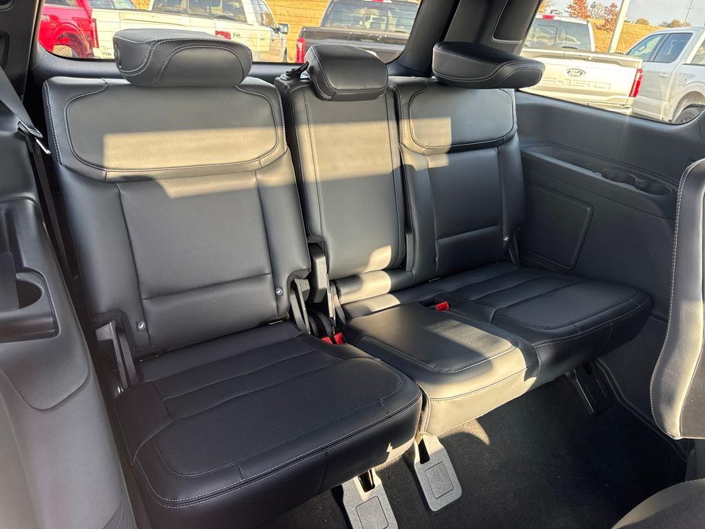 new 2025 Ford Expedition car, priced at $80,543