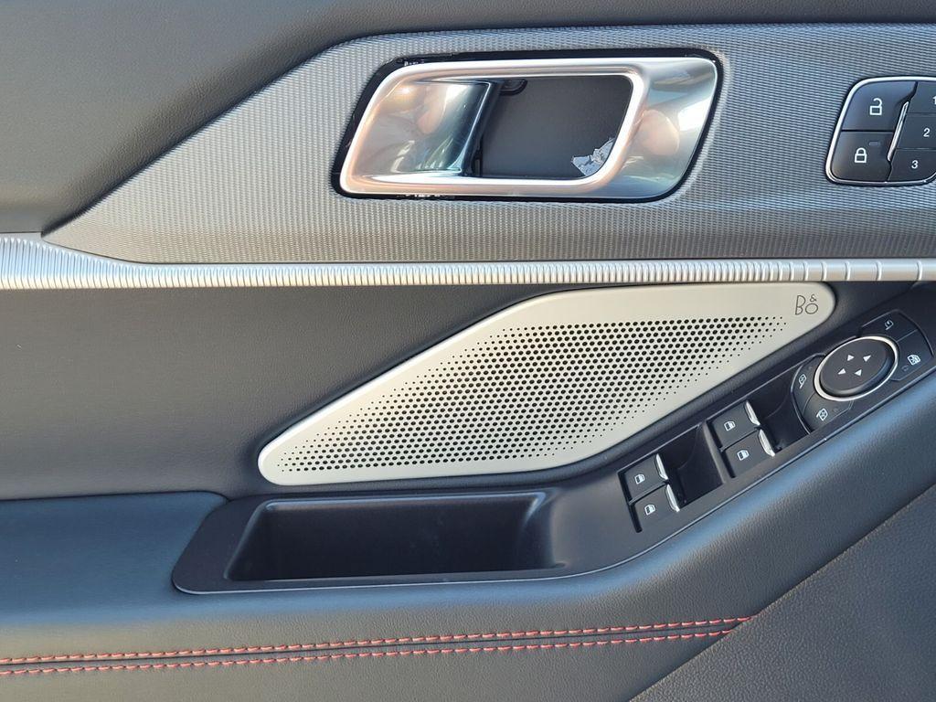 new 2025 Ford Explorer car, priced at $59,114