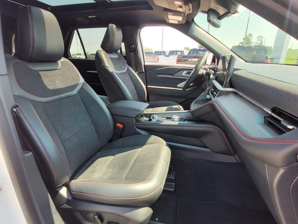 new 2025 Ford Explorer car, priced at $59,114