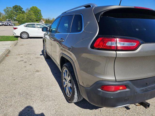 used 2018 Jeep Cherokee car, priced at $10,995