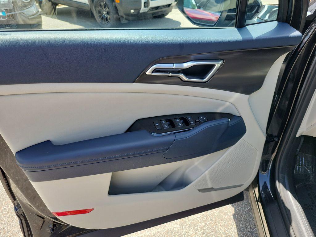 used 2024 Kia Sportage Hybrid car, priced at $30,736