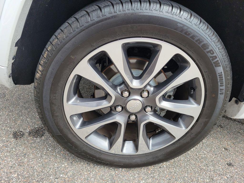 used 2017 Jeep Grand Cherokee car, priced at $14,991