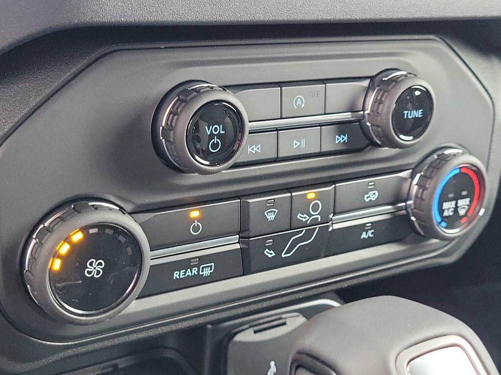 new 2025 Ford Bronco car, priced at $43,630