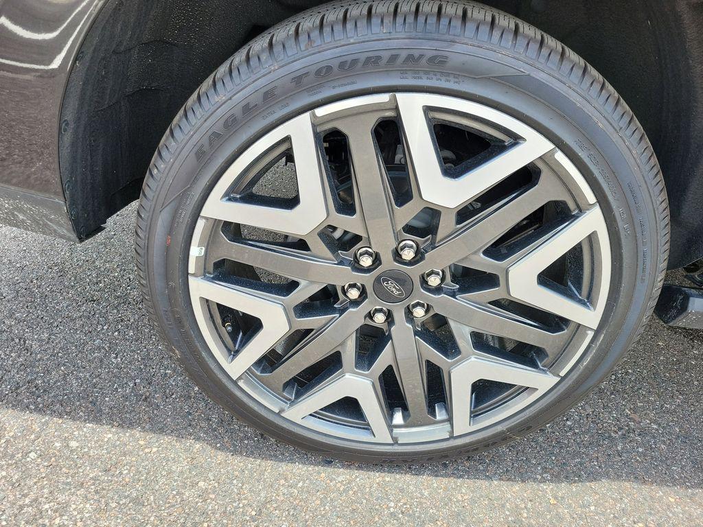 new 2026 Ford Expedition Max car, priced at $100,152