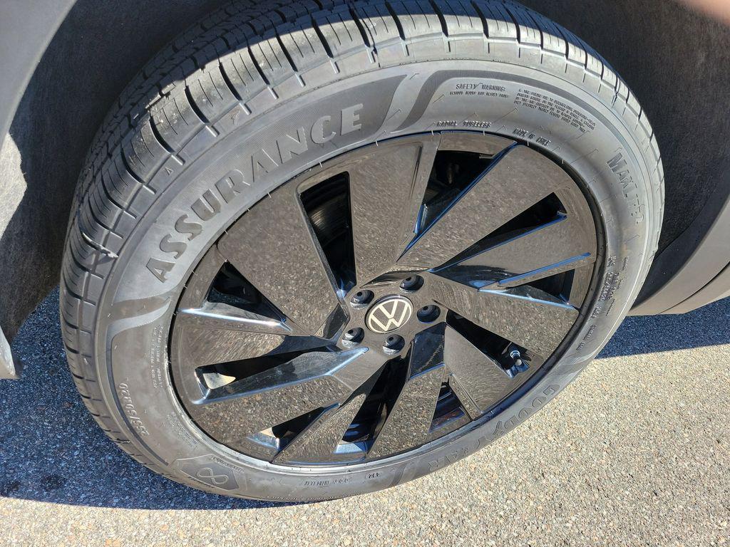 used 2024 Volkswagen Atlas car, priced at $27,991