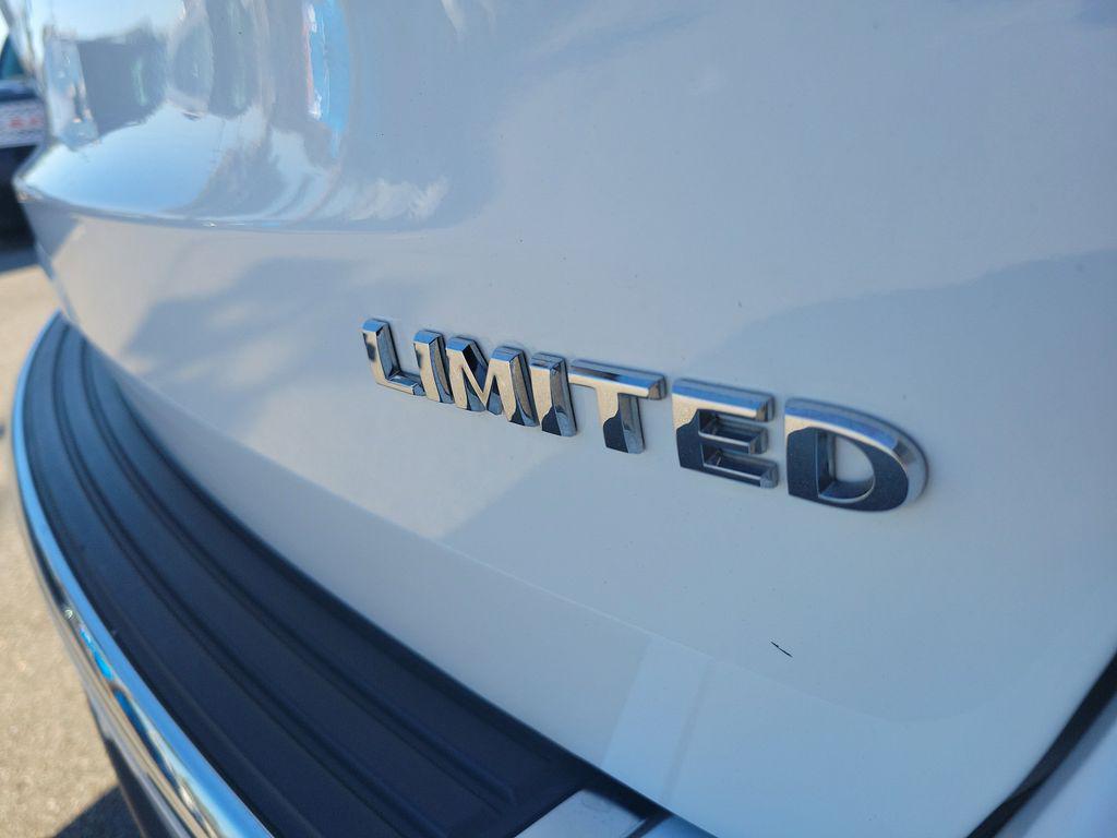 used 2017 Jeep Grand Cherokee car, priced at $14,962