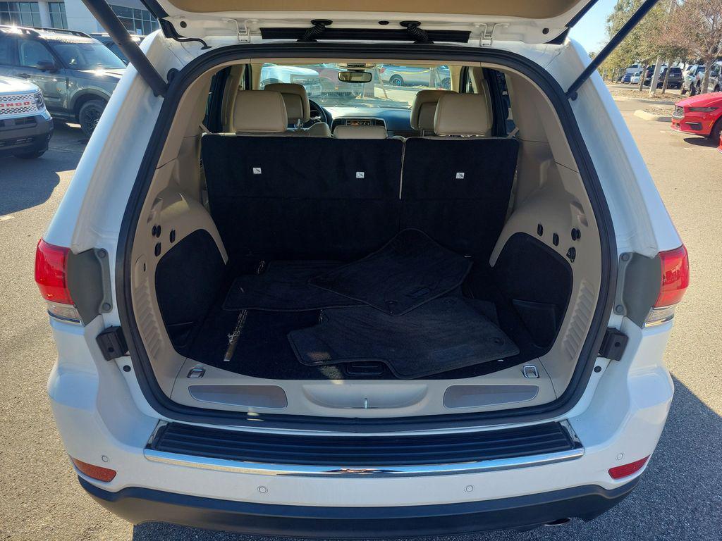 used 2017 Jeep Grand Cherokee car, priced at $14,962