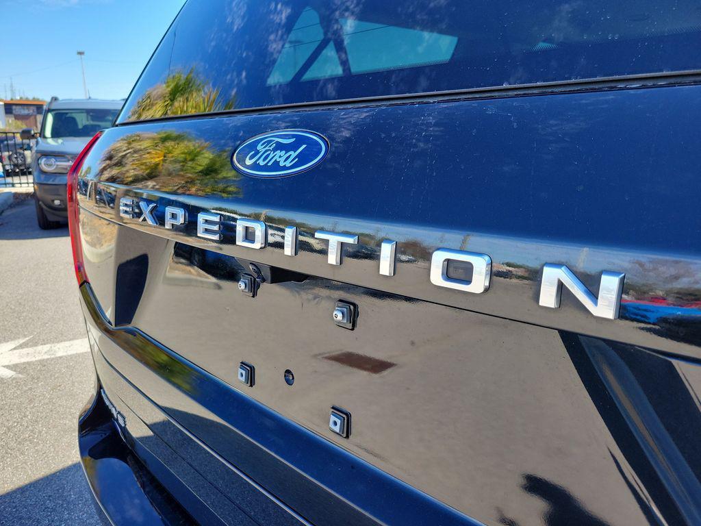 used 2025 Ford Expedition Max car, priced at $54,295
