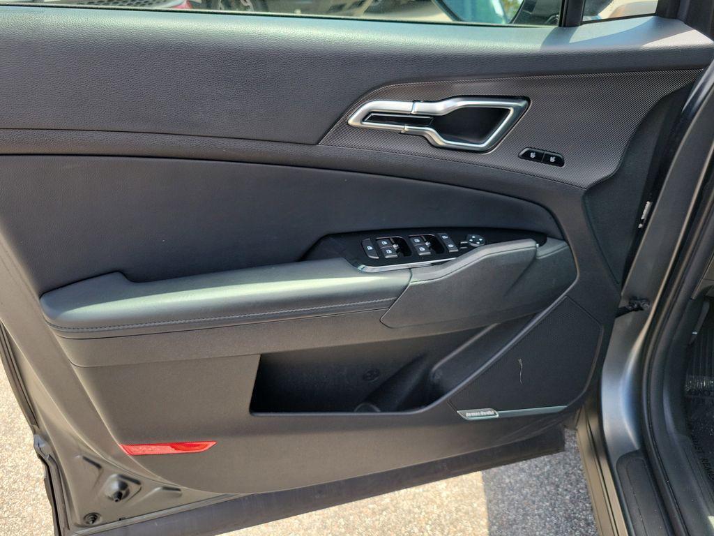 used 2024 Kia Sportage Hybrid car, priced at $31,637