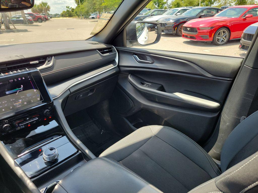 used 2024 Jeep Grand Cherokee car, priced at $30,007