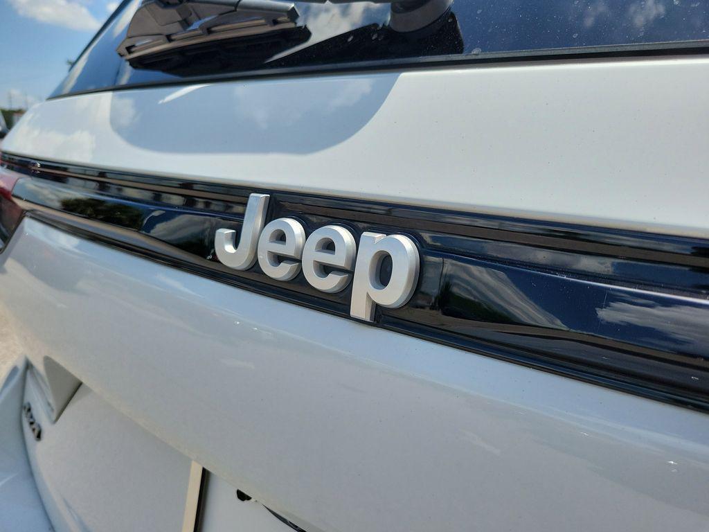 used 2024 Jeep Grand Cherokee car, priced at $30,007