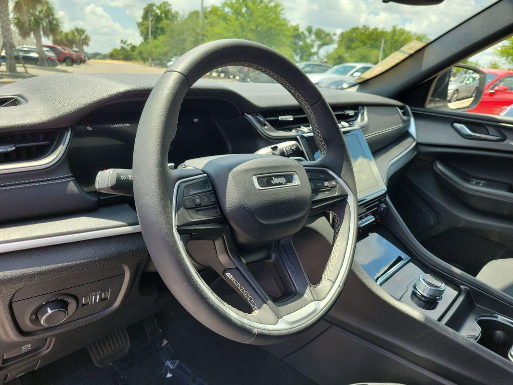 used 2024 Jeep Grand Cherokee car, priced at $30,007