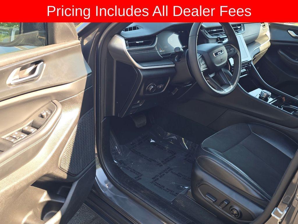 used 2023 Jeep Grand Cherokee car, priced at $30,349