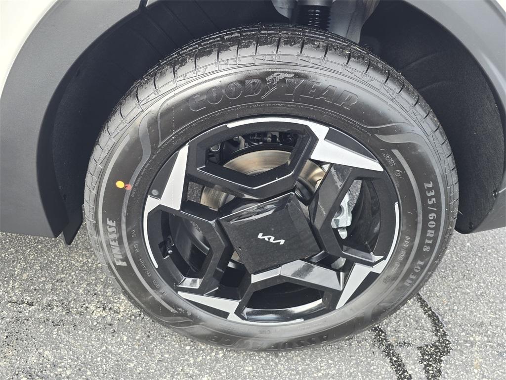 new 2026 Kia Sportage Hybrid car, priced at $33,746