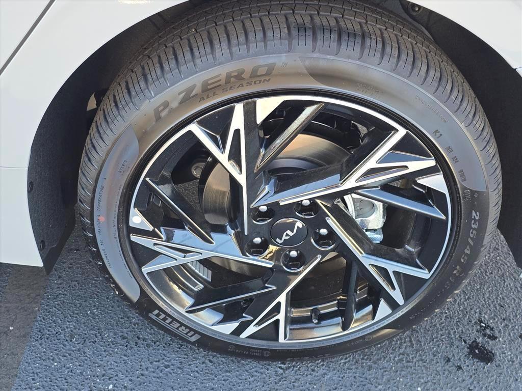 new 2026 Kia K5 car, priced at $30,224